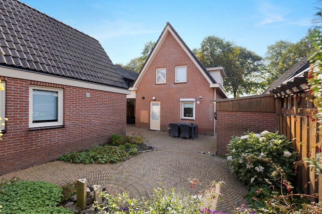 Vrijstaande woning te koop: Hortensiastraat 37, Ederveen