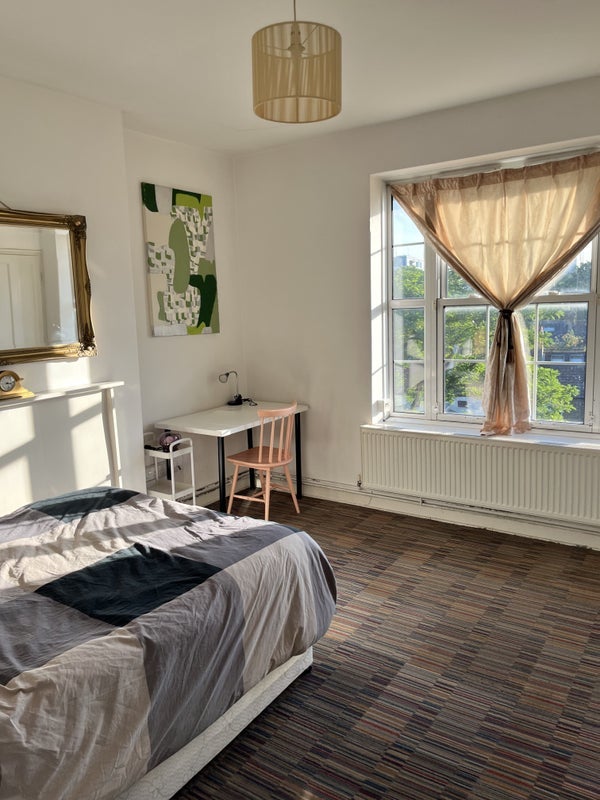 Room Hurlock Street in Greater London