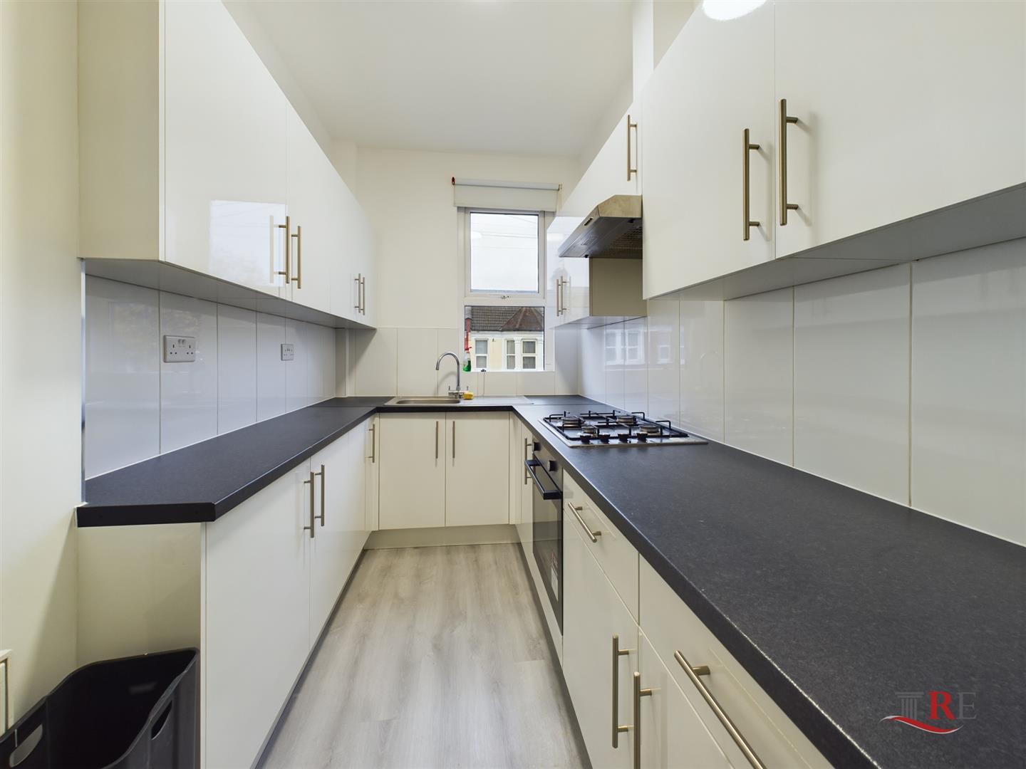 Room Bertie Road in Greater London
