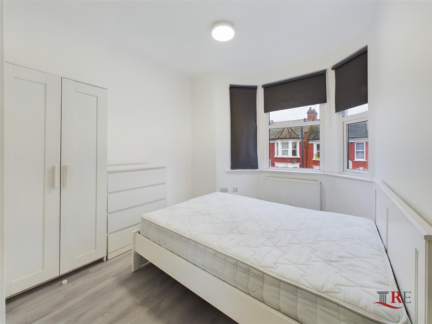 Room Bertie Road in Greater London