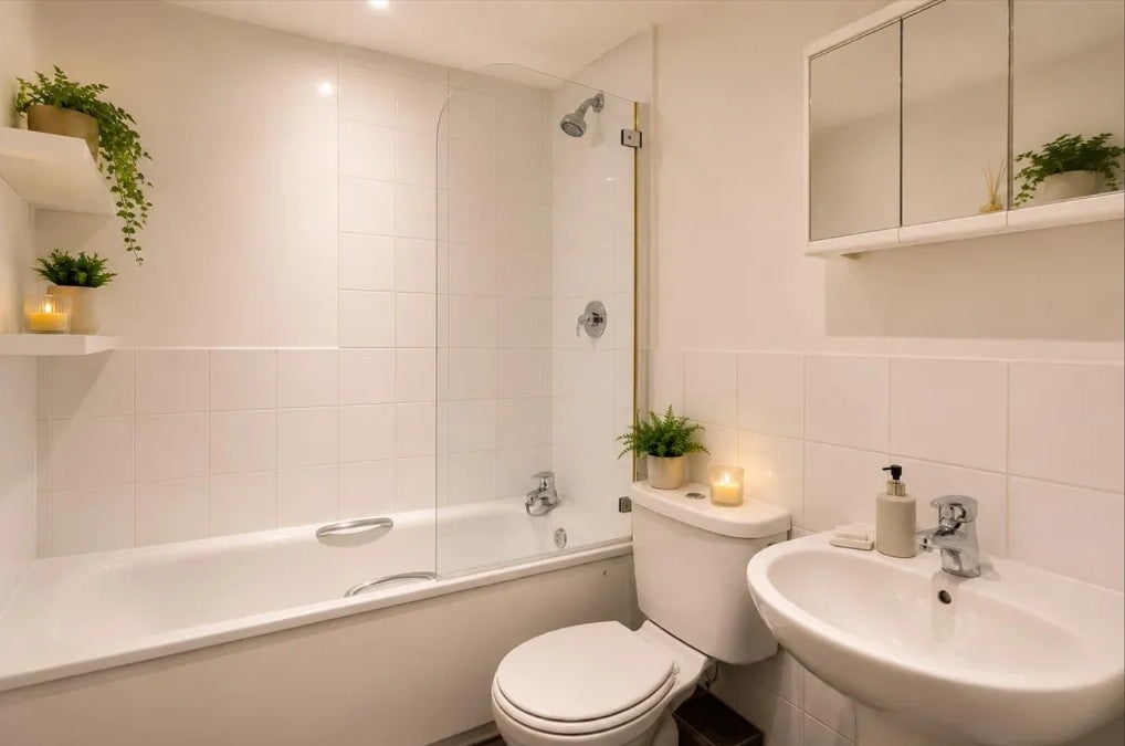 Flat Sloane Avenue in Greater London
