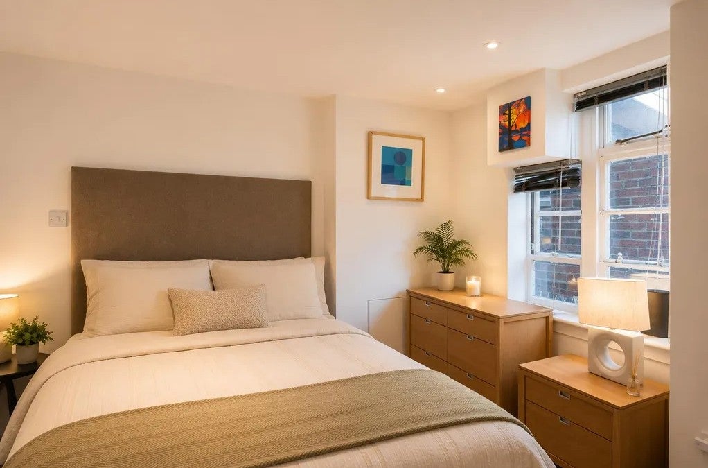 Flat Sloane Avenue in Greater London
