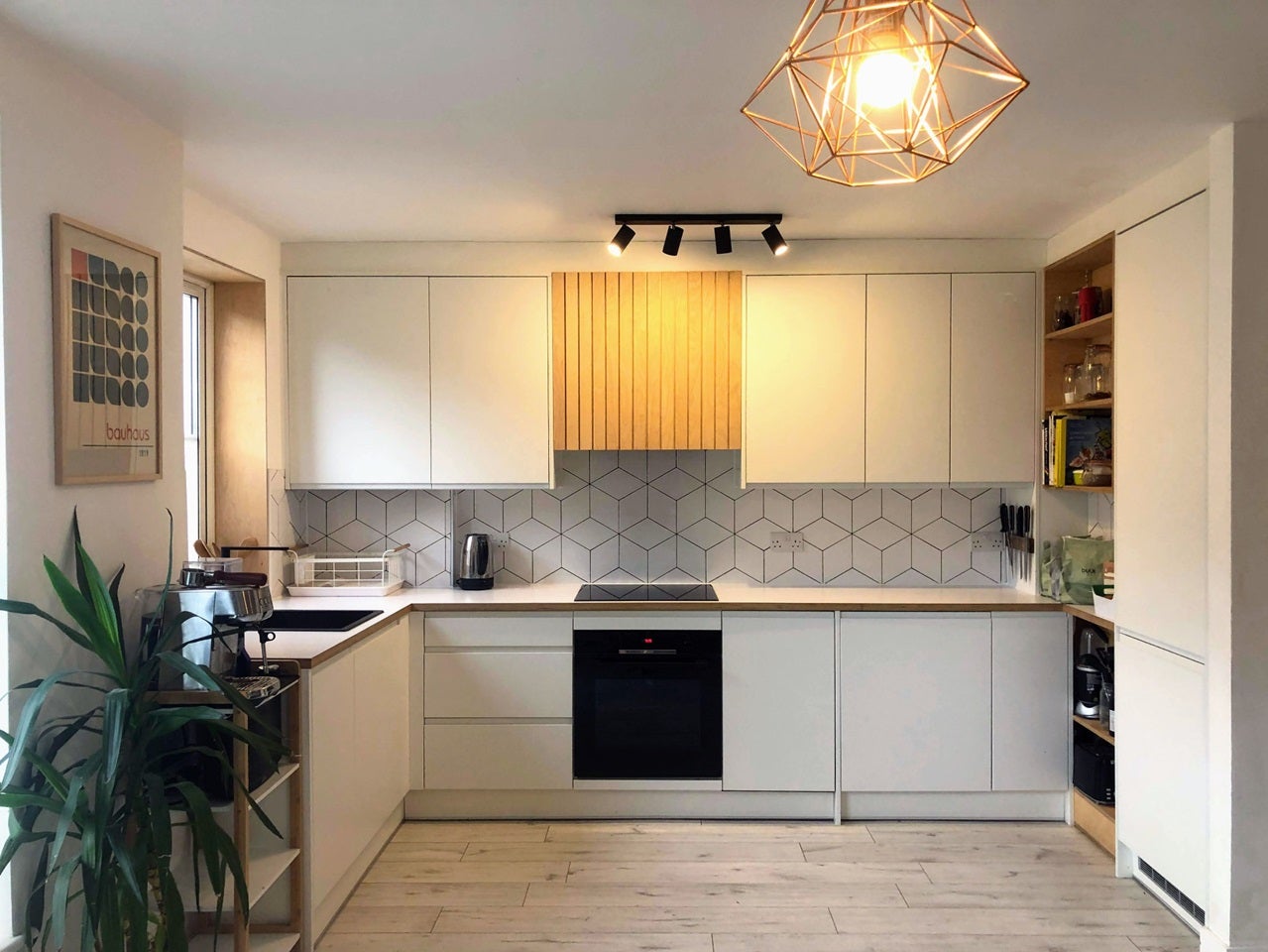 Flat Hackney Road in Greater London