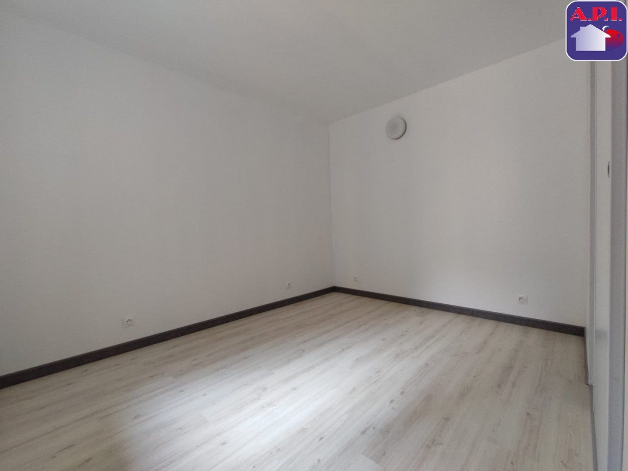 Appartement Rue Noël Peyrevidal à Foix