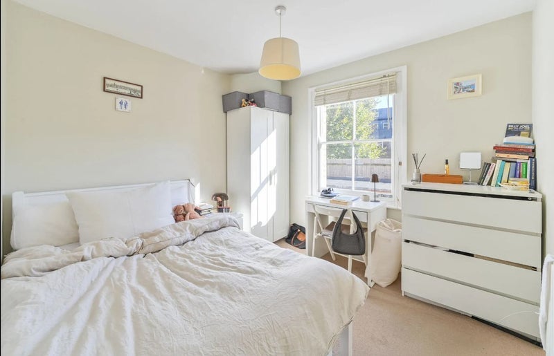 Room Brixton Road in Greater London
