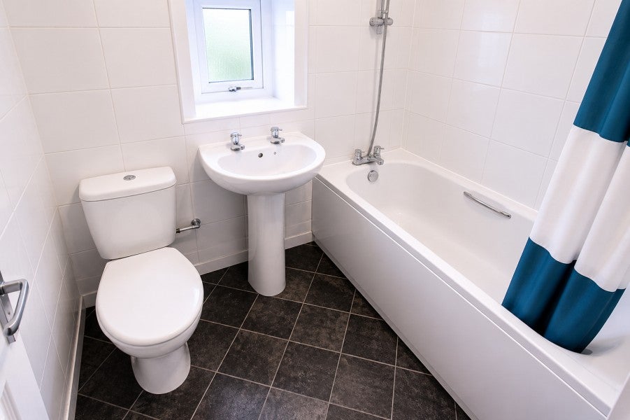 Flat Hurlford in Woking