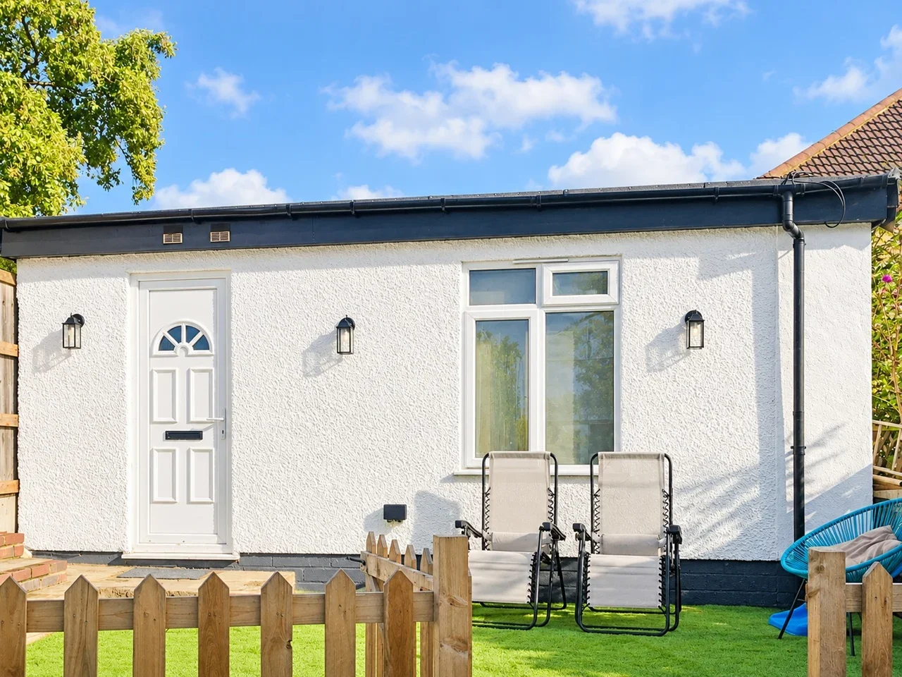 Flat Ridgeway Avenue in Greater London