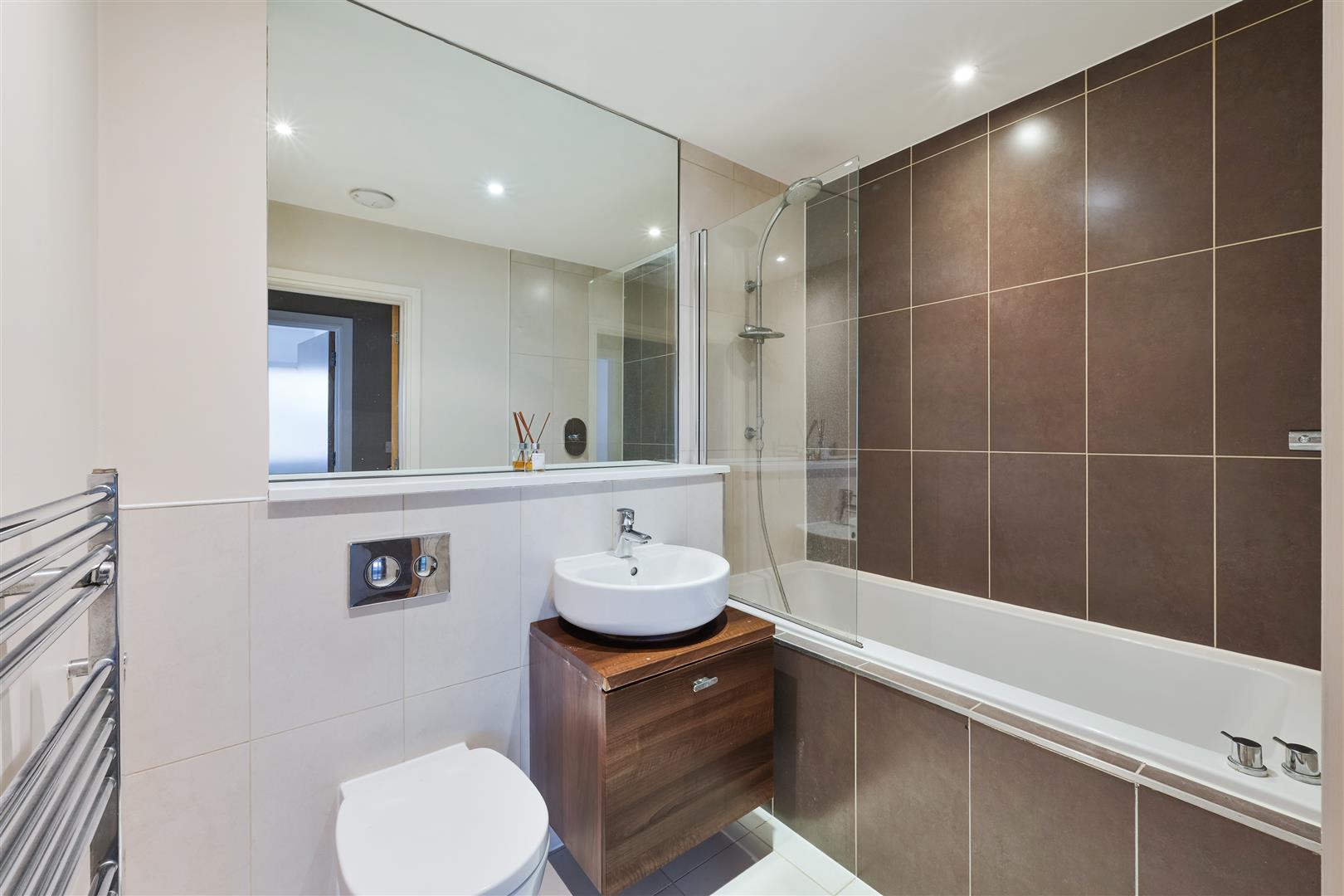 Flat Cuddington Park Close in London