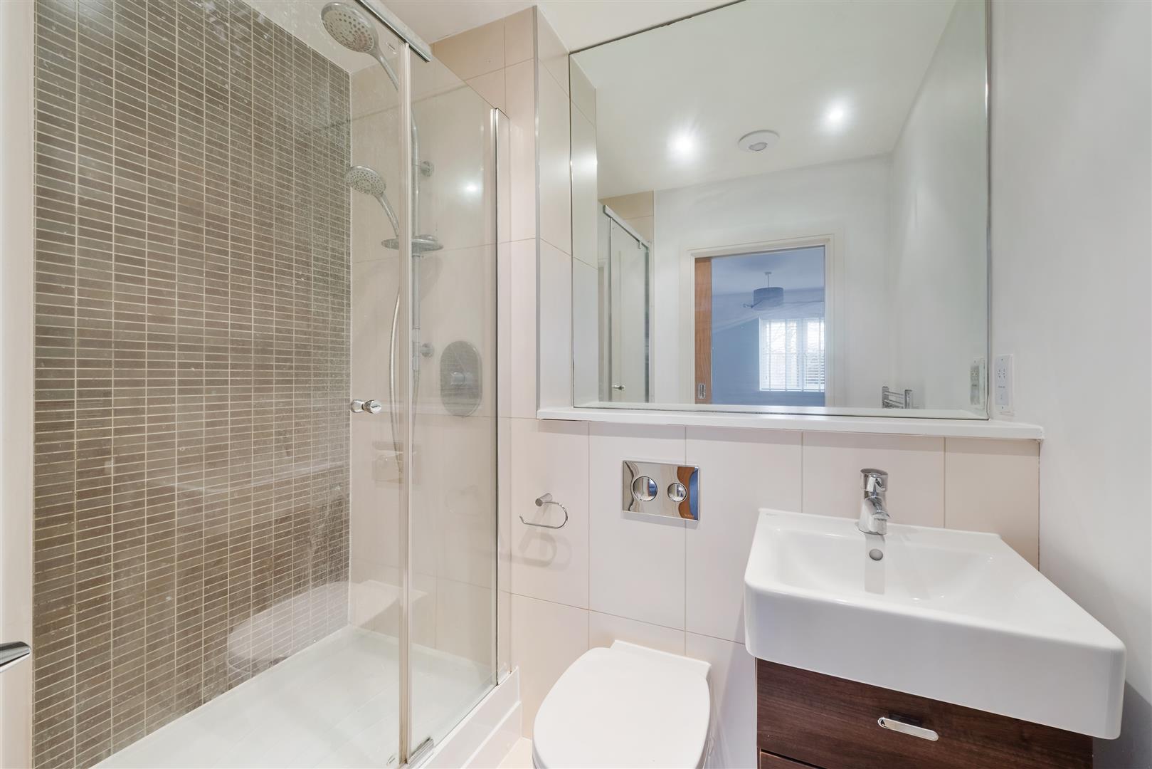 Flat Cuddington Park Close in London