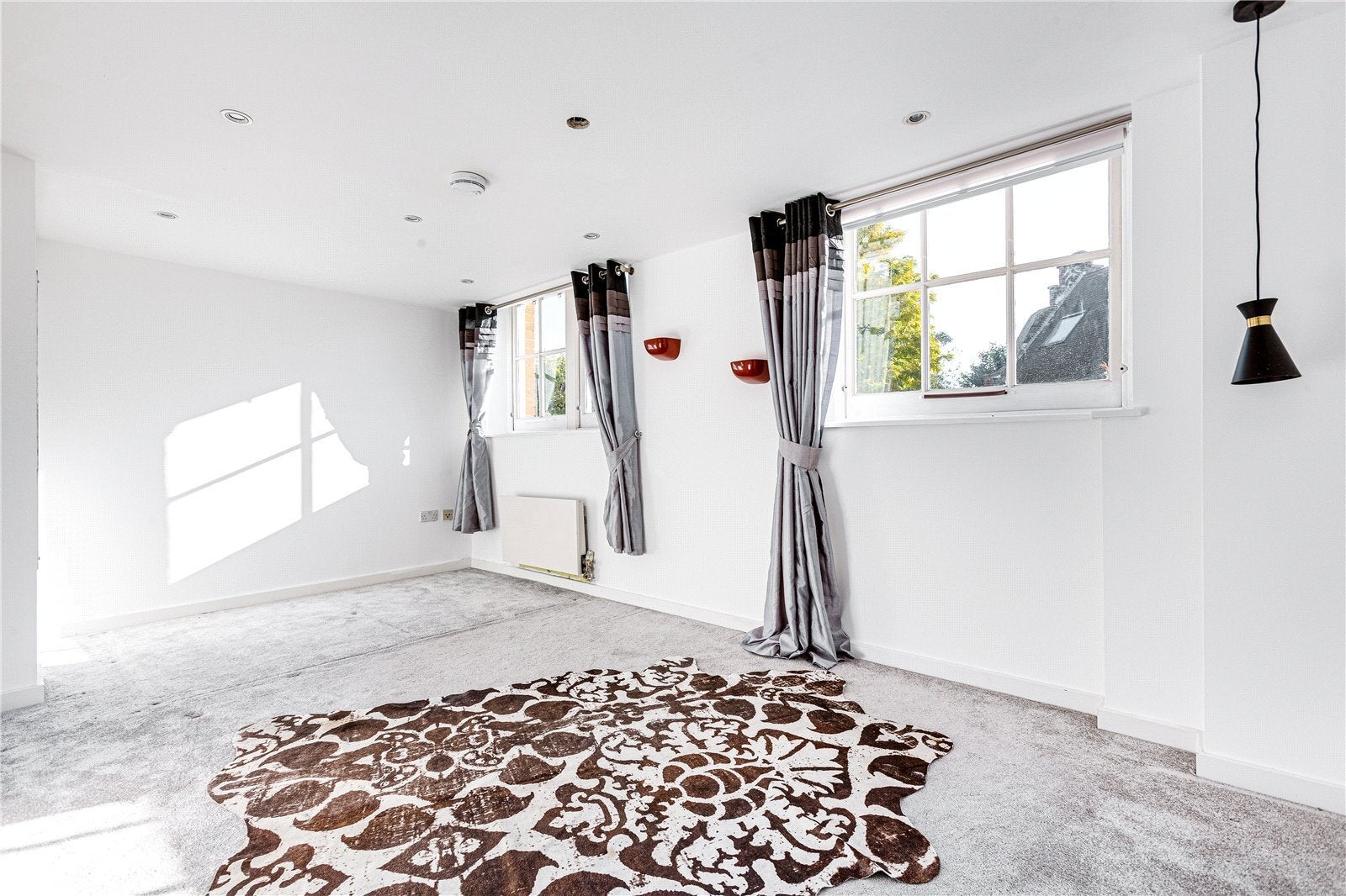 Flat Bewick Street in Greater London