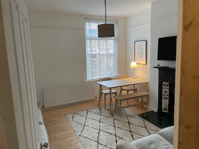 Room Dorset Avenue in Manchester