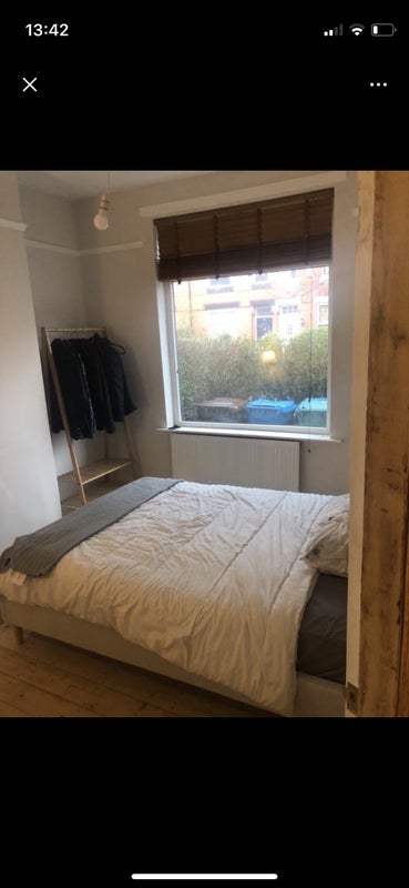 Room Dorset Avenue in Manchester
