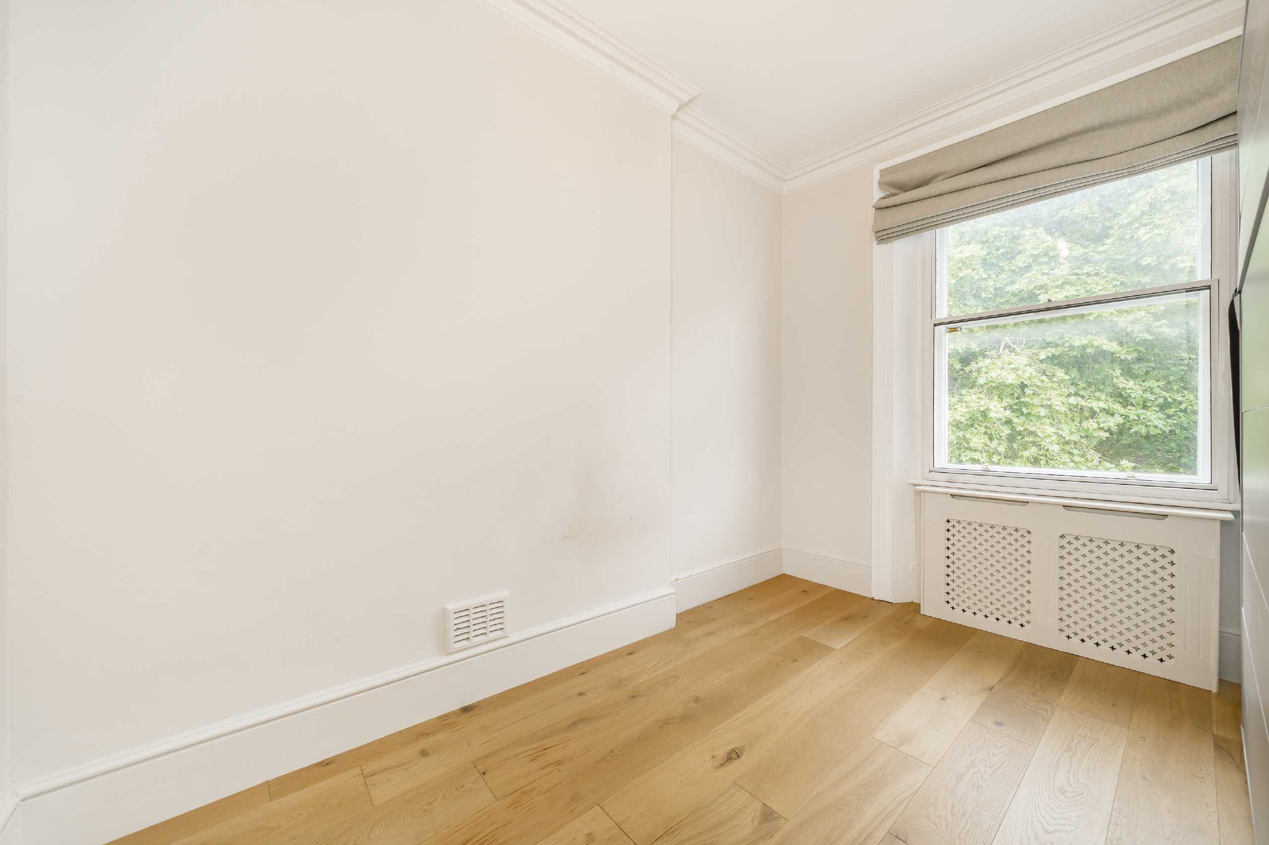 Flat Royal Crescent in Greater London
