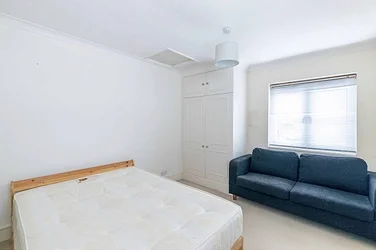 Room Kimbell Gardens in Greater London