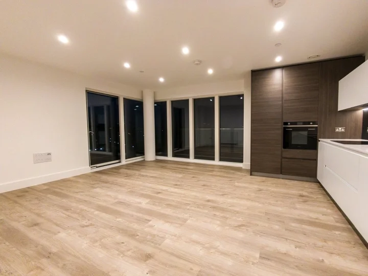 Flat Whittle Road in Greater London