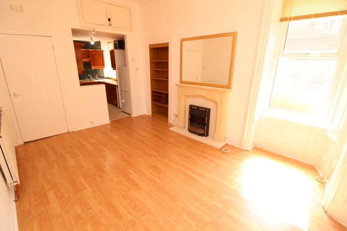 Flat Inglefield Street in Glasgow