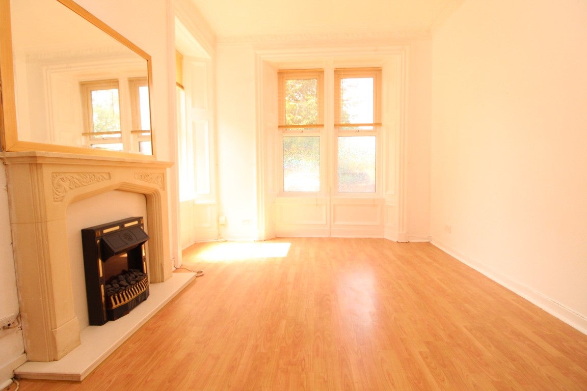 Flat Inglefield Street in Glasgow