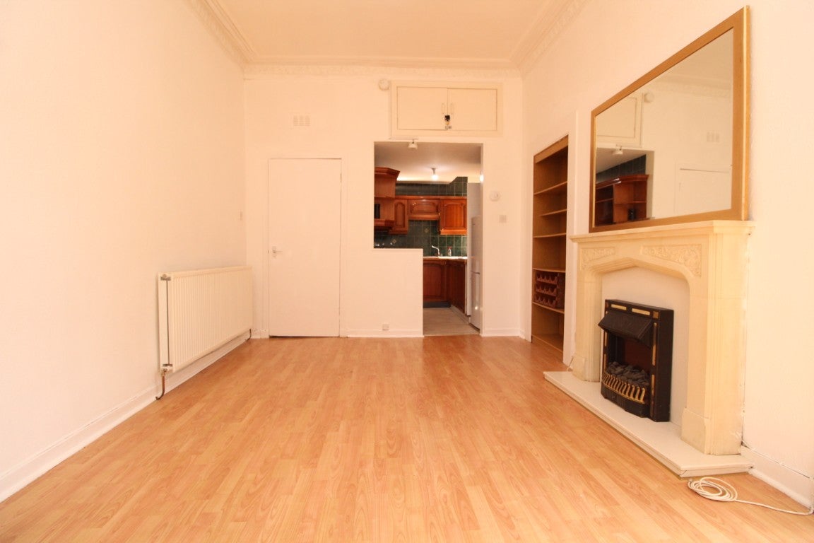 Flat Inglefield Street in Glasgow
