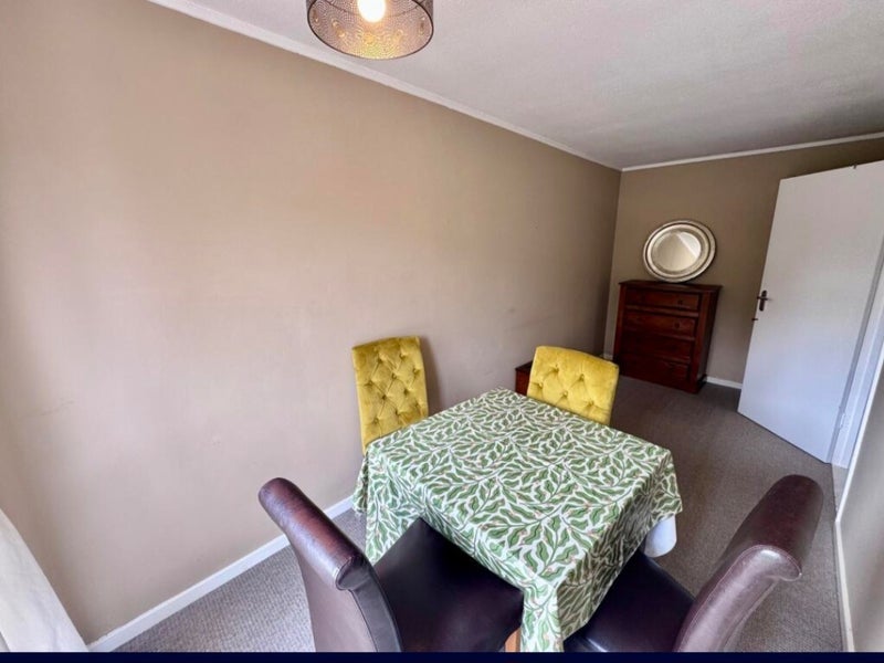 Room Redcliffe Gardens in Nottingham