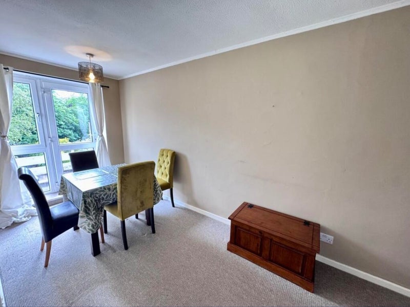 Room Redcliffe Gardens in Nottingham