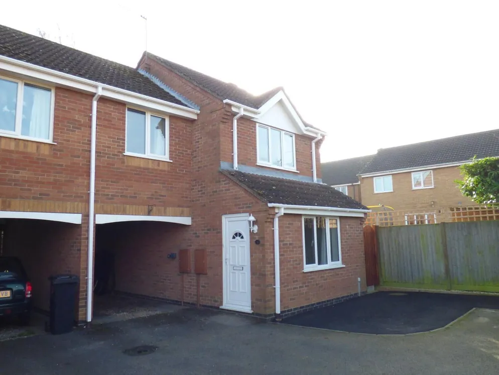 House Deene Close in Harborough