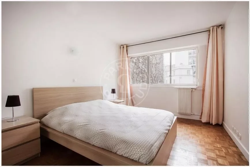 Flat Avenue de Lamballe in Paris