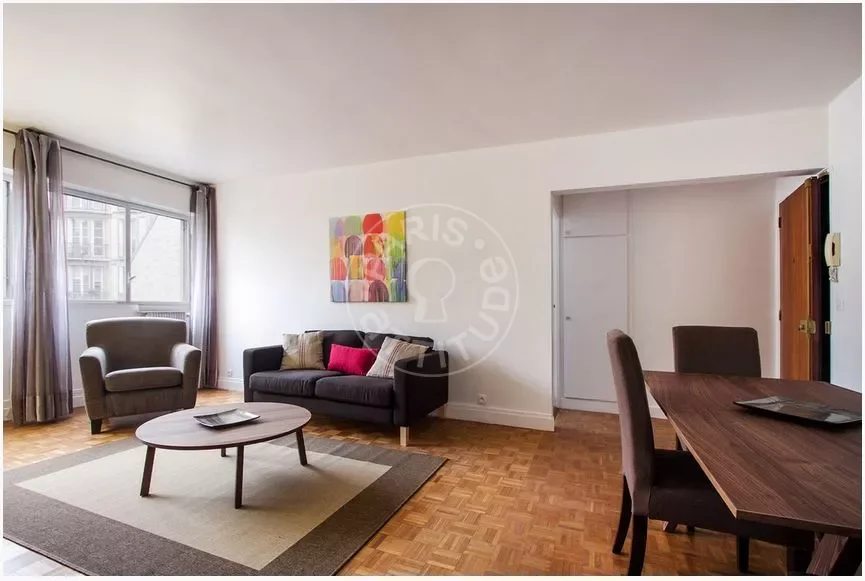 Flat Avenue de Lamballe in Paris