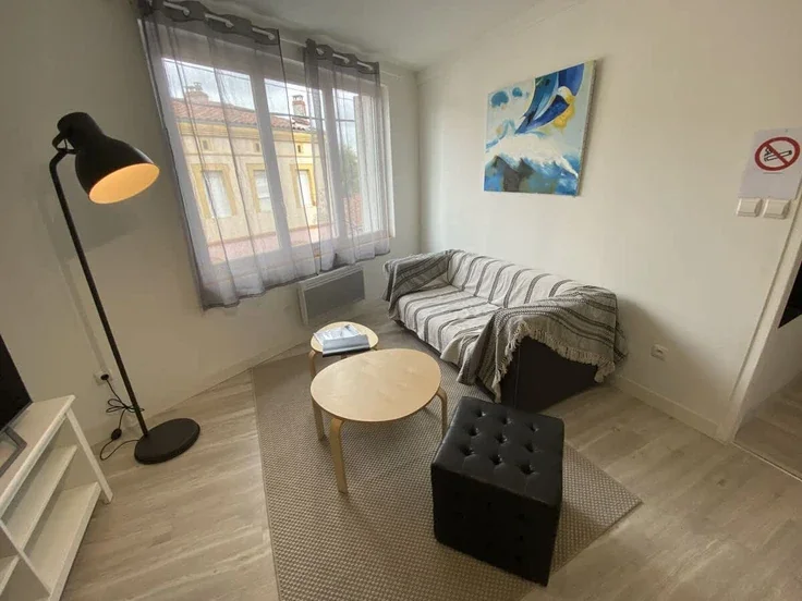 Flat Rue Henri Desbals in Toulouse