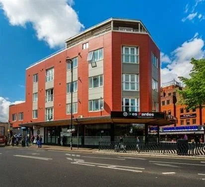 Flat High Street in Greater London