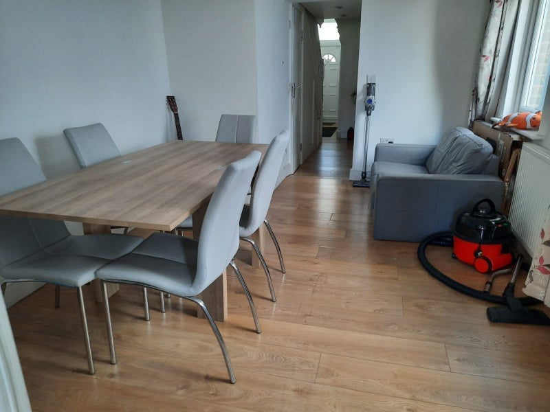 Room Springfield Road in Greater London