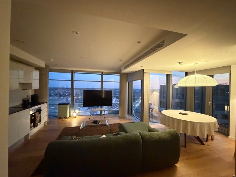 Room Wood Lane in Greater London