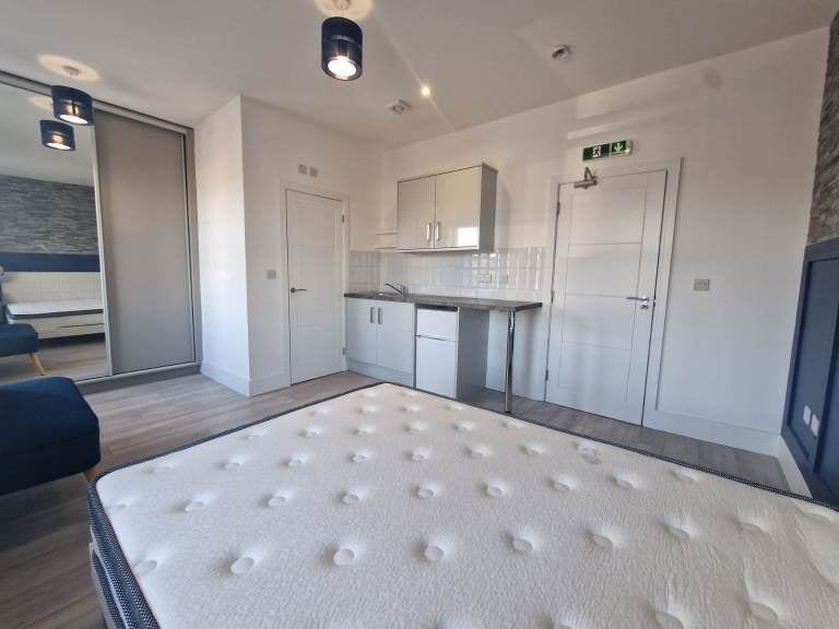 Room Francis Street in Luton
