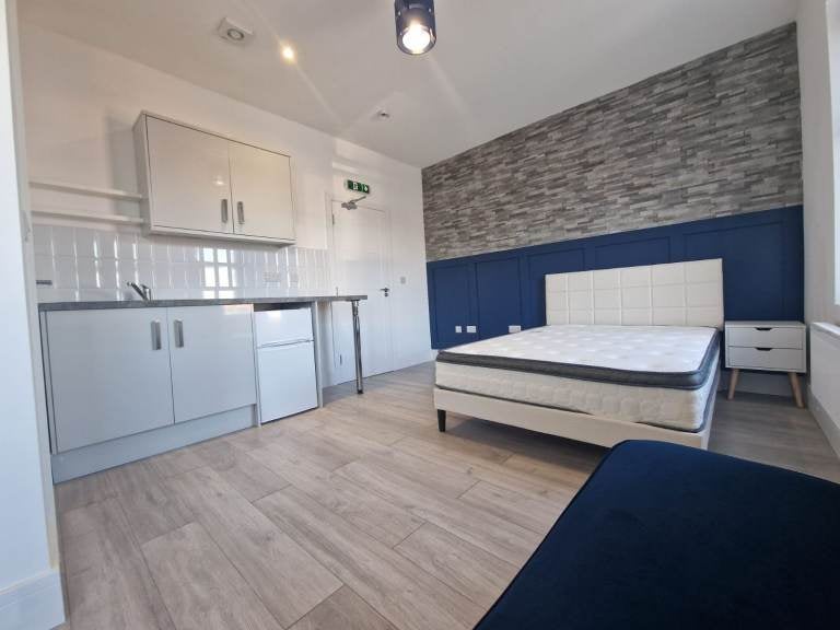 Room Francis Street in Luton