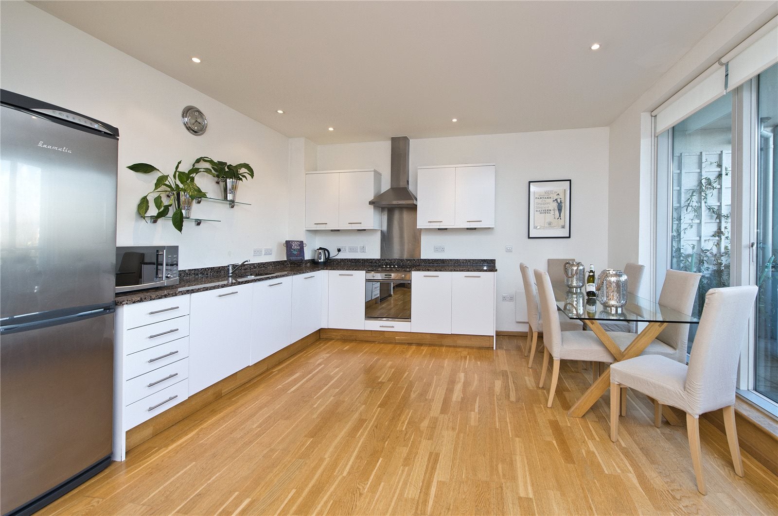 Flat Bardolph Road in Greater London