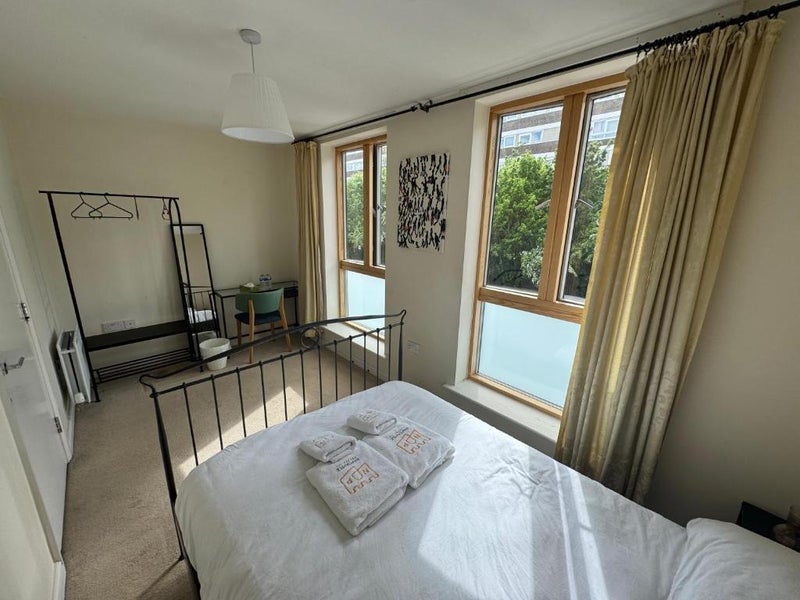 House Drovers Way in Greater London