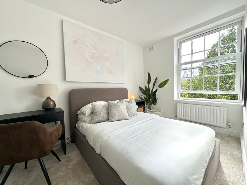 Flat Stewarts Road in Greater London
