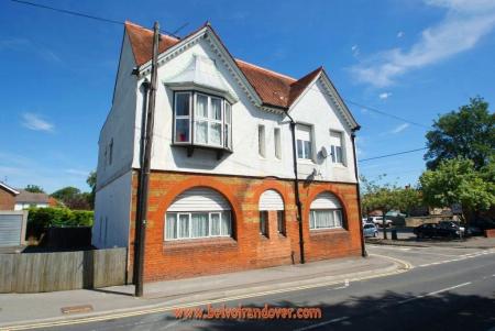 Flat Tidworth Road in Ludgershall