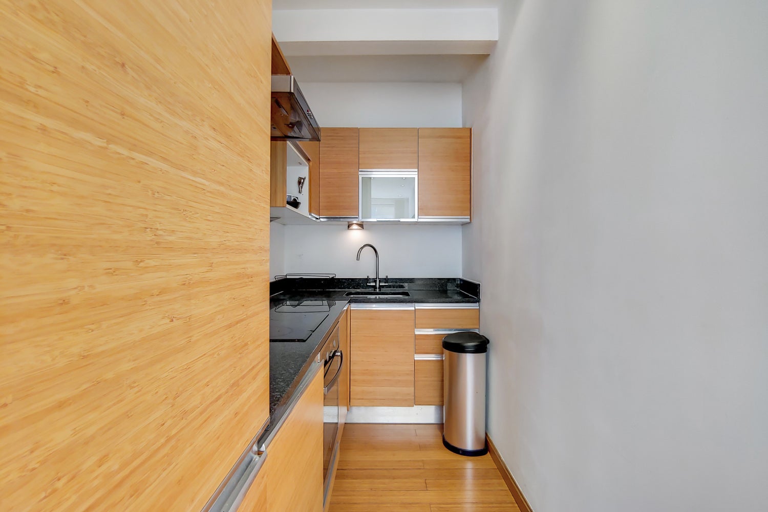Flat Westferry Road in Greater London