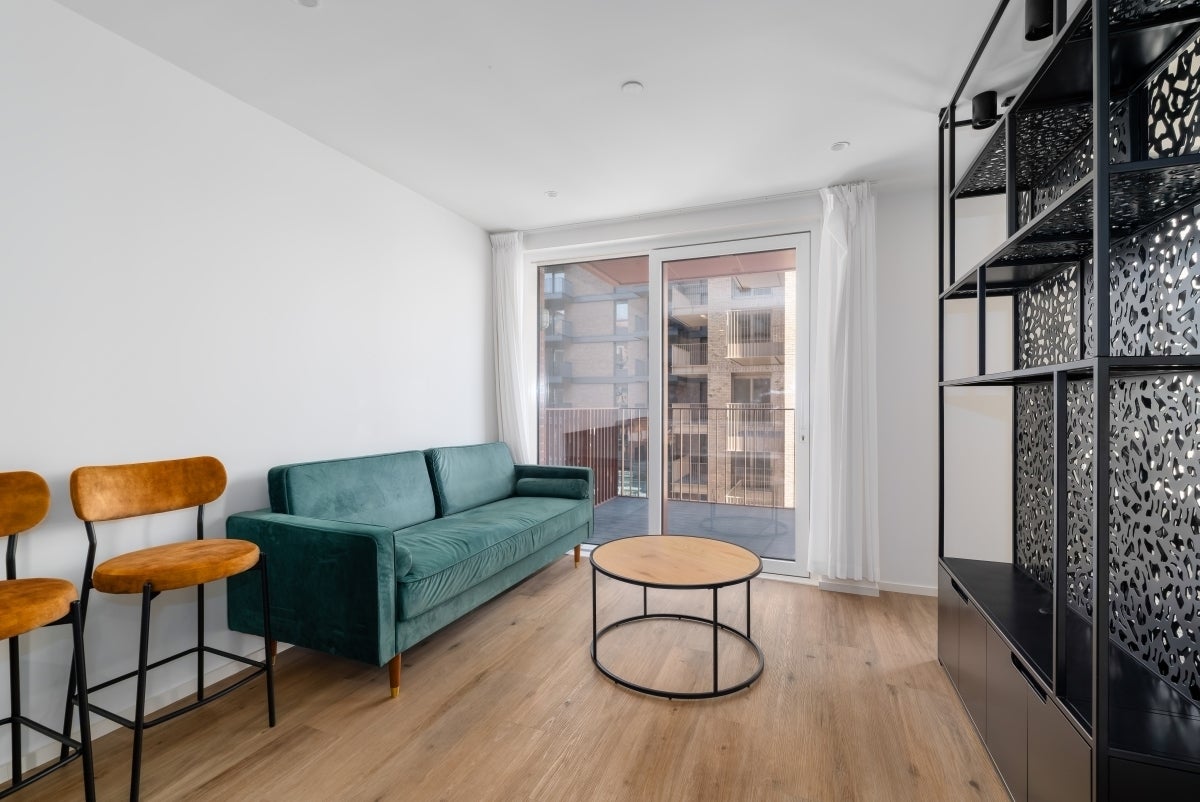 Flat Hemlock Street in Greater London