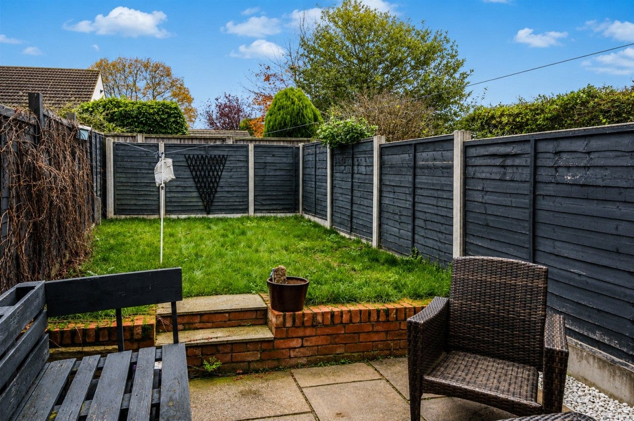 House Ullswater Close in Flitwick