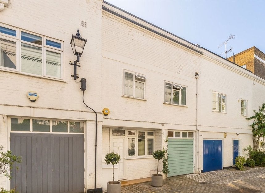 House Elgin Mews South in City of Westminster
