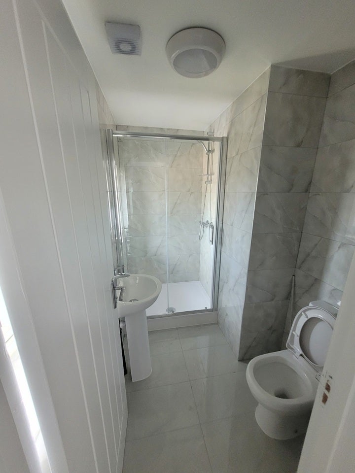 Room Wise Lane in Greater London