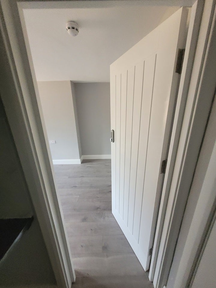 Room Wise Lane in Greater London