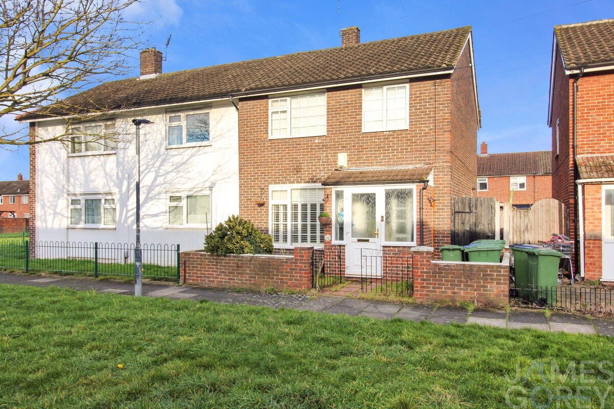 House Luffield Road in Greater London