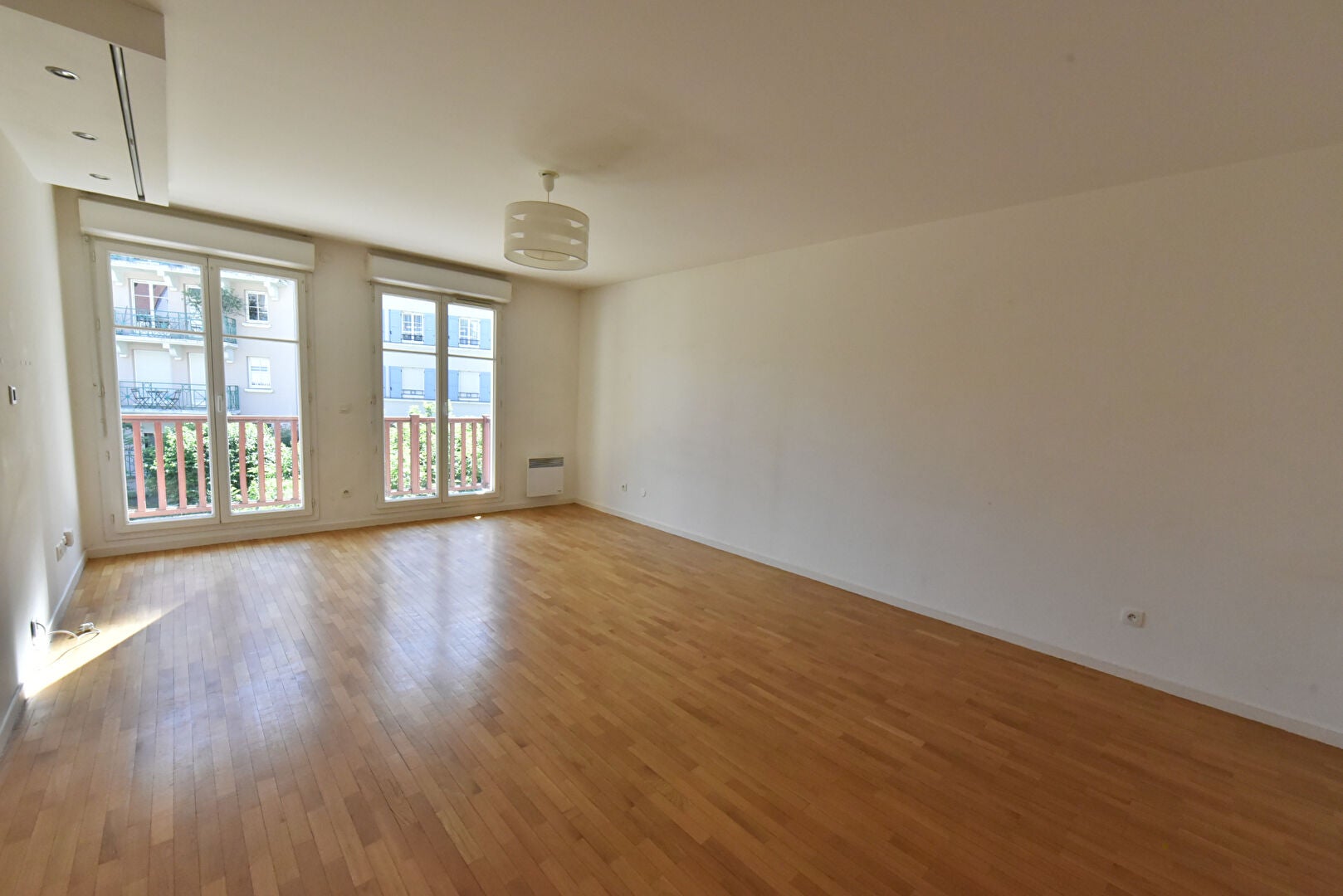 Flat Rue de la Ferme in Le Plessis-Robinson