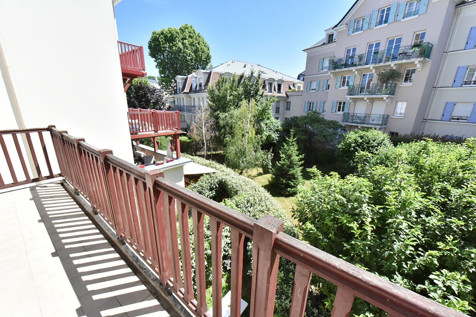 Flat Rue de la Ferme in Le Plessis-Robinson