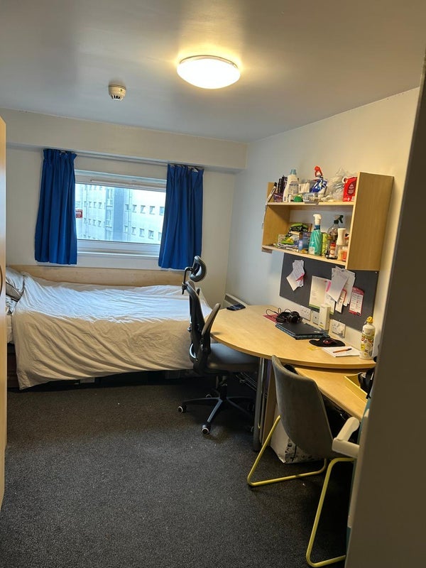 Room Raw Dykes Road in Leicester