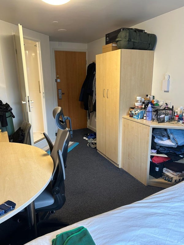 Room Raw Dykes Road in Leicester