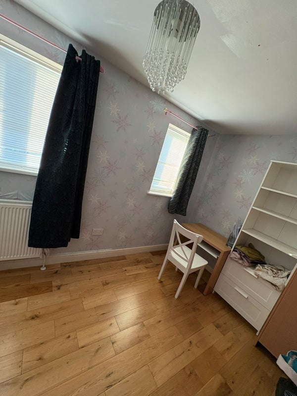 Room London Road in Greater London