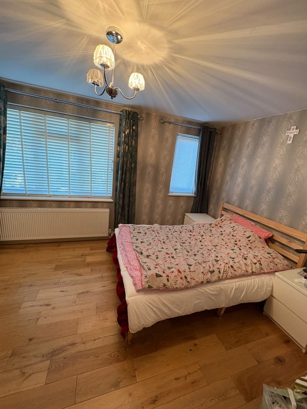 Room London Road in Greater London